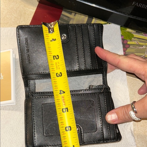π€π€π€ Brand New With Tags π€π€π€ Michael Kors Signature MK Black Print Wallet - Picture 11 of 11